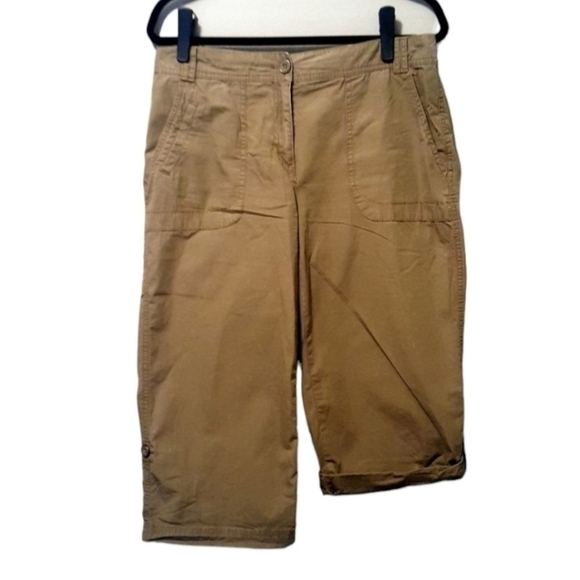 VAN HEUSEN Mid Rise Utility Khaki Capri Pants - Picture 1 of 10